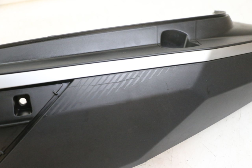 photo de LINKER ACHTERZIJDE PANEL PEUGEOT TWEET 4T 50 (2023 - 2025) - Detail van het onderdeel