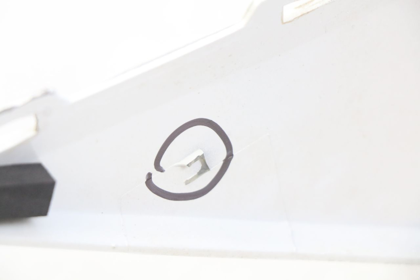 photo de LINKER ACHTERZIJDE DAELIM S3 125 (2010 - 2017) - Bevestigingspunten