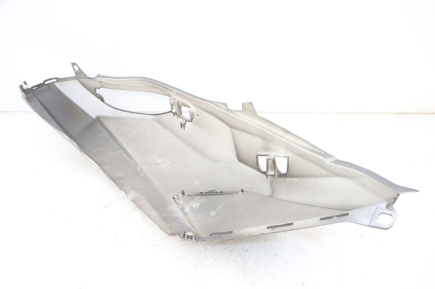 photo de LINKER ACHTERZIJDE PANEL PEUGEOT SATELIS 125 (2013 - 2018) - Bevestigingspunten