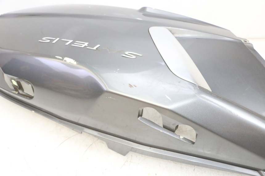 photo de LINKER ACHTERZIJDE PANEL PEUGEOT SATELIS 125 (2013 - 2018) - Markeringen en referenties