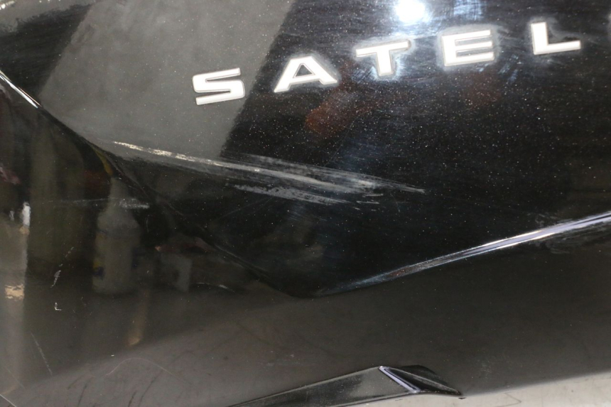 photo de LINKER ACHTERZIJDE PEUGEOT SATELIS 125 (2006 - 2009) - Bevestigingspunten