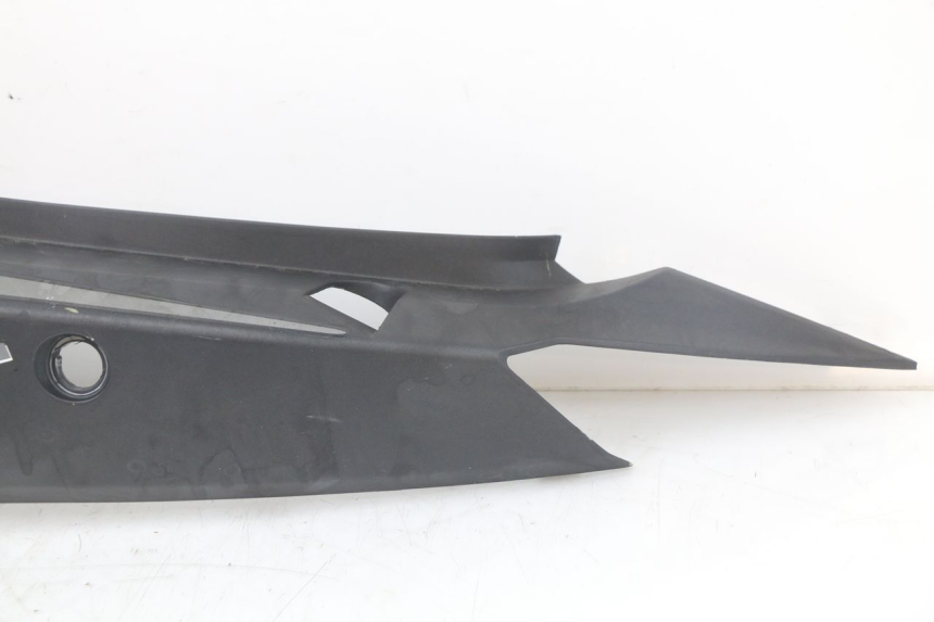 photo de LINKER ACHTERZIJDE PANEL KYMCO SUPER 8 4T 50 (2018 - 2020) - Technische close-up