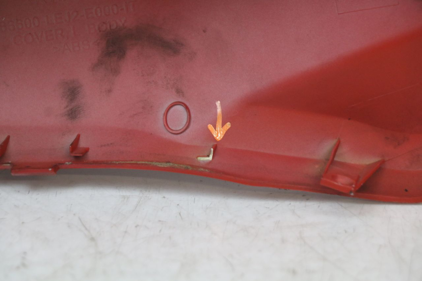 photo de LINKER ACHTERZIJDE KYMCO SUPER 8 125 (2008 - 2015) - Gecontroleerd onderdeel