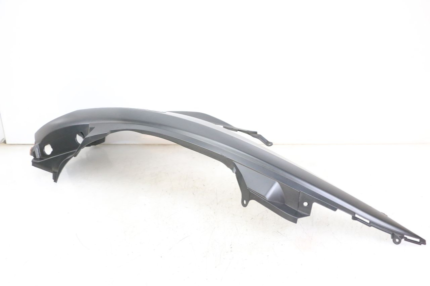 photo de LINKER ACHTERZIJDE SUZUKI BURGMAN 125 (2018 - 2021) - Markeringen en referenties