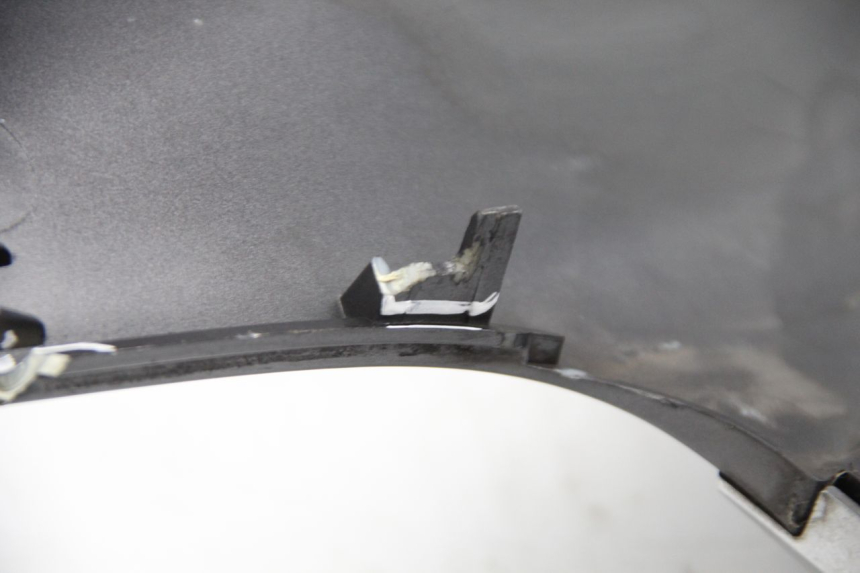 photo de LINKER ACHTERZIJDE PIAGGIO XEVO - X EVO 125 (2007 - 2017) - Bevestigingspunten