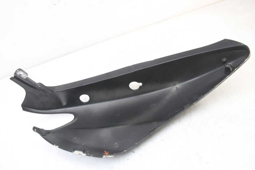 photo de LINKER ACHTERZIJDE PANEL YAMAHA NEOS NEO'S 4T 50 (2008 - 2016) - Bevestigingspunten