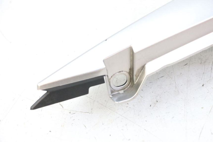 photo de LINKER ACHTERZIJDE YAMAHA XJ6 600 (2008 - 2016) - Markeringen en referenties