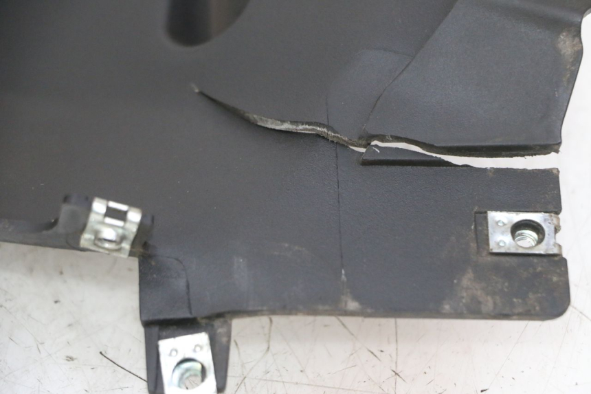 photo de VOORSTE RECHTER ZIJSCHERM QUADRO 4 4D 350 (2015 - 2018) - Detail van het onderdeel