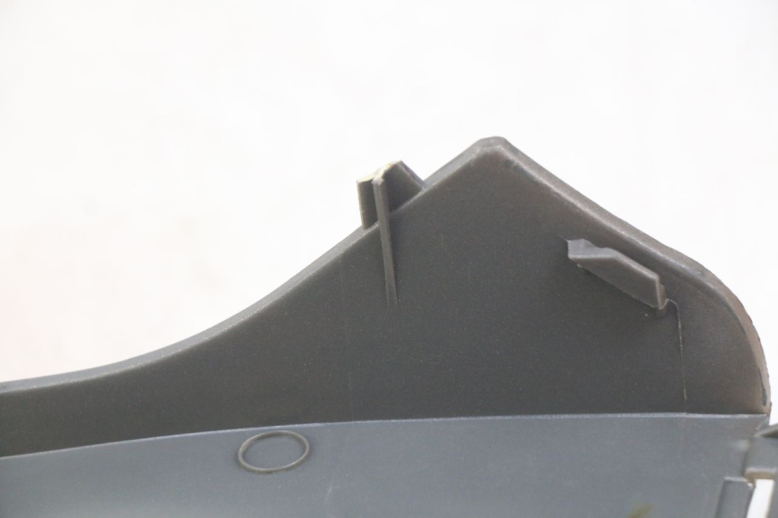 photo de VOORSTE RECHTER ZIJSCHERM ECCITY ARTELEC 670 1 (2013 - 2017) - Staat van het oppervlak