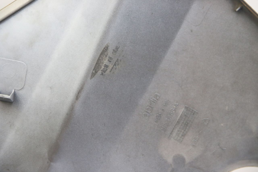 photo de VOORSTE RECHTER ZIJPANEEL APRILIA ATLANTIC 500 (2002 - 2003) - Zoom op componenten