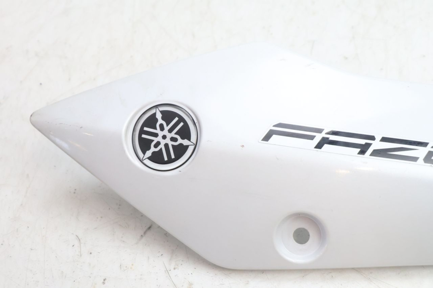 photo de RECHTER VOORZIJDEPANEEL YAMAHA FZ8 800 (2010 - 2016) - Detail van het onderdeel