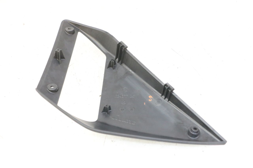 photo de VOORSTE RECHTER ZIJSCHERM GILERA NEXUS 300 (2008 - 2013) - Zoom op gebruiksstaat