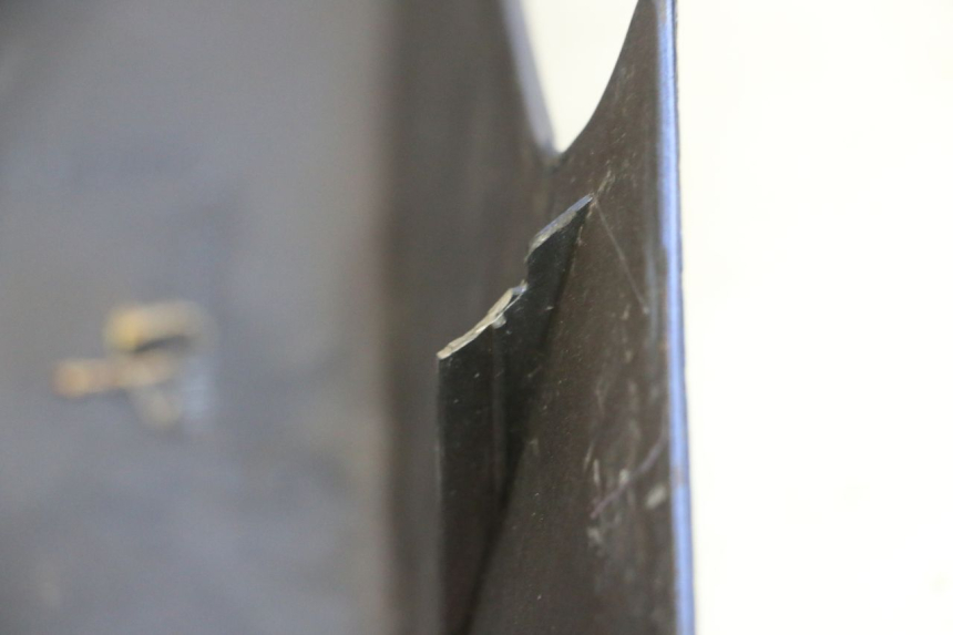 photo de VOORSTE RECHTER ZIJSCHERM KAWASAKI GPX R WARBIRD 600 (1988 - 1993) - Detail van het onderdeel