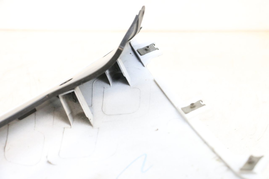 photo de VOORSTE RECHTER ZIJSCHERM SUZUKI GSXR GSX-R 1000 (2003 - 2004) - Bevestigingspunten