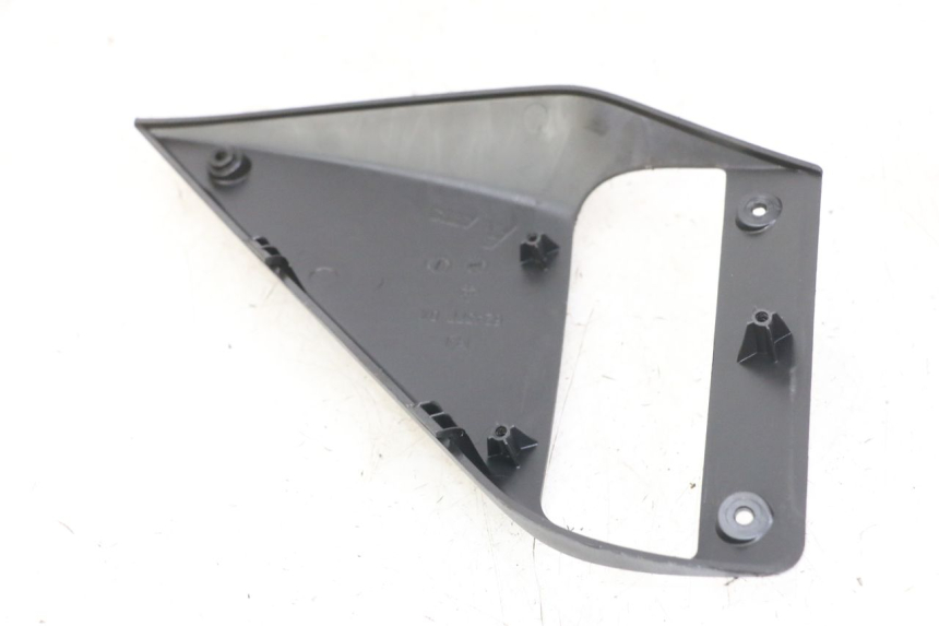 photo de VOORSTE RECHTER ZIJPANEEL GILERA NEXUS 125 (2009 - 2013) - Technische close-up