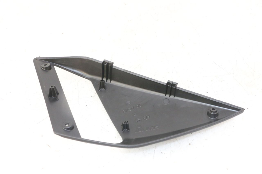 photo de VOORSTE RECHTER ZIJPANEEL GILERA NEXUS 125 (2009 - 2013) - Overzicht