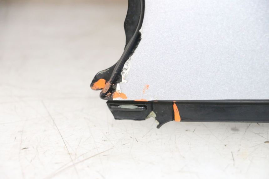 photo de VOORSTE RECHTER ZIJSCHERM HONDA NSR R 125 (1994 - 2003) - Technische close-up