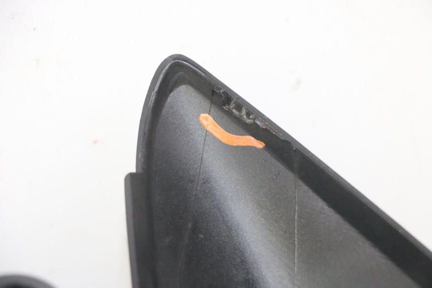 photo de VOORSTE RECHTER ZIJSCHERM HONDA NTV DEAUVILLE ABS 700 (2007 - 2016) - Technische close-up