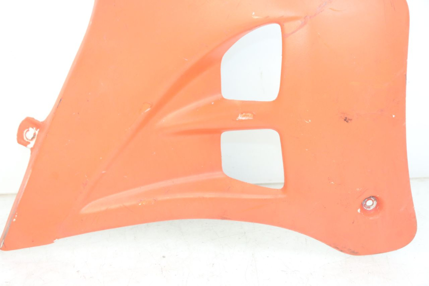 photo de VOORSTE RECHTER ZIJSCHERM GILERA RK 50 (1996 - 1999) - Detail van het onderdeel