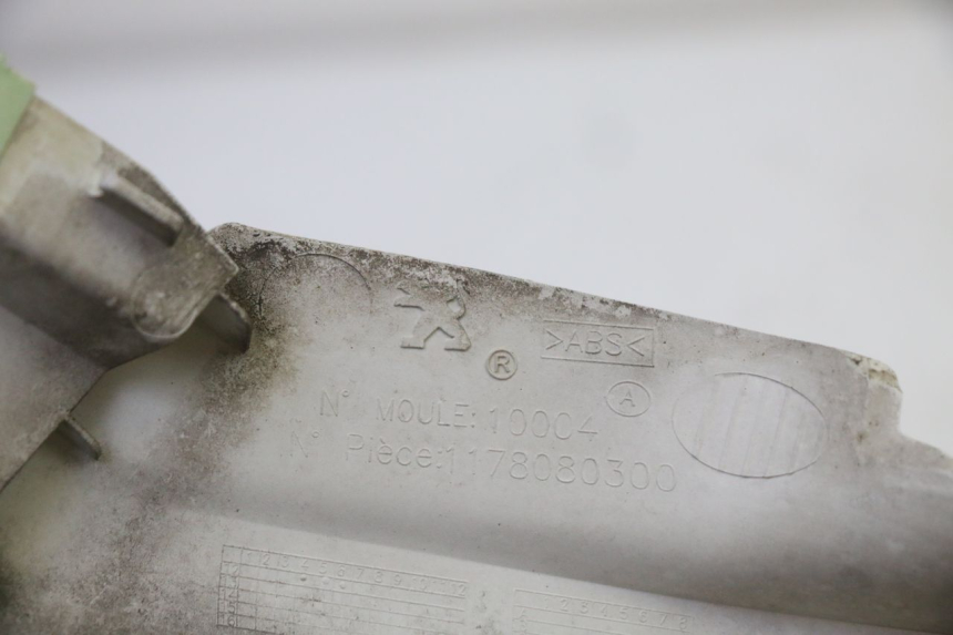 photo de VOORSTE RECHTER ZIJSCHERM PEUGEOT SATELIS 125 (2010 - 2012) - Gecontroleerd onderdeel