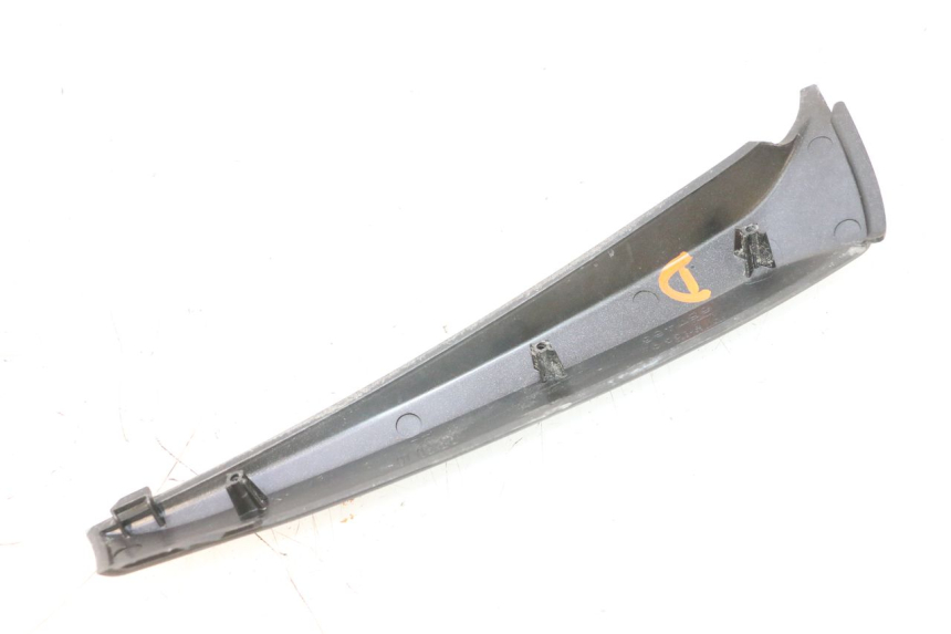 photo de RECHTE VOORZIJDE PANEL APRILIA SR MOTARD 50 (2012 - 2018) - Technische close-up