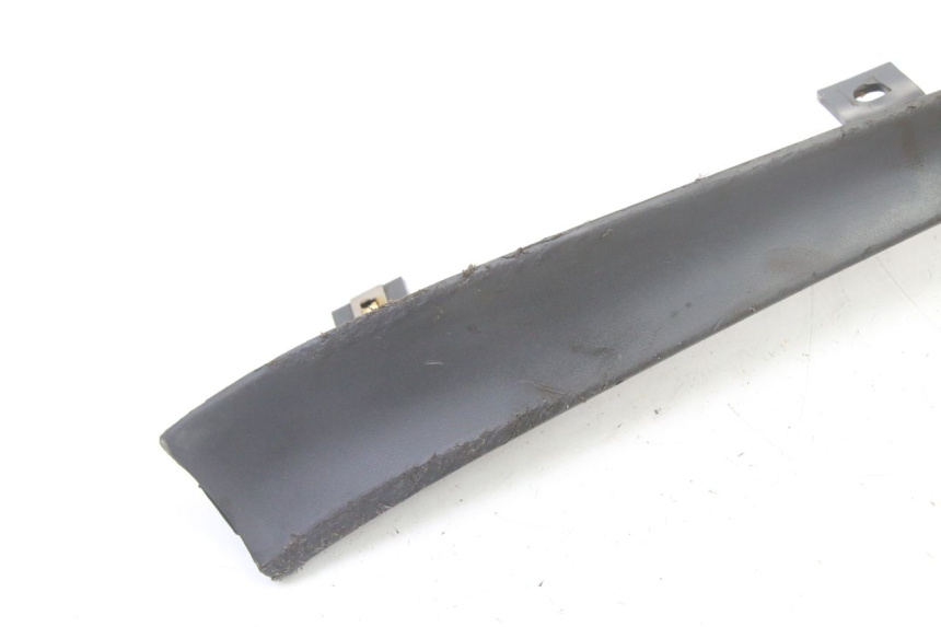 photo de VOORSTE RECHTER ZIJSCHERM PIAGGIO SUPER LX 125 (2000 - 2003) - Detail van het onderdeel