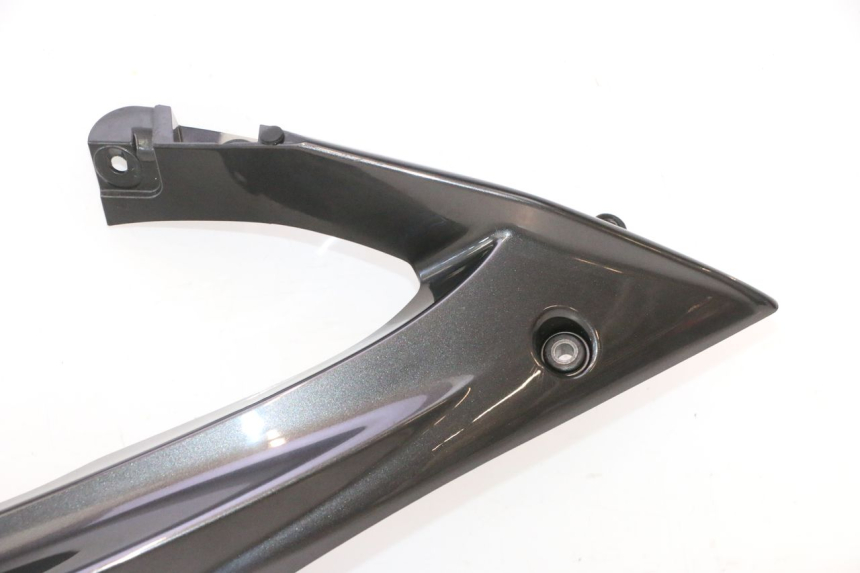 photo de RECHTER BOVENVOORZIJDE ZIJPANEEL YAMAHA YZF R6 600 (2008 - 2009) - Detail van het onderdeel