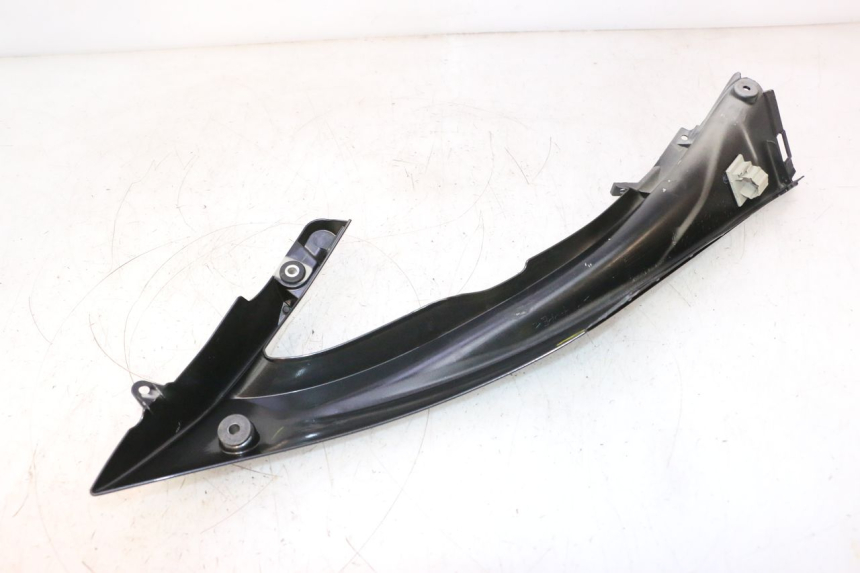 photo de RECHTER BOVENVOORZIJDE ZIJPANEEL YAMAHA YZF R6 600 (2008 - 2009) - Kenmerkende details