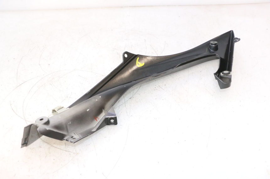 photo de RECHTER BOVENVOORZIJDE ZIJPANEEL YAMAHA YZF R6 600 (2008 - 2009) - Markeringen en referenties