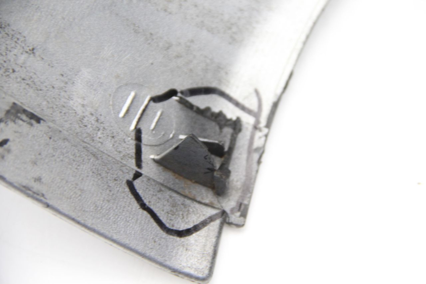 photo de VOORSTE RECHTER ZIJSCHERM SUZUKI UC EPICURO 125 (1999 - 2003) - Zoom op gebruiksstaat