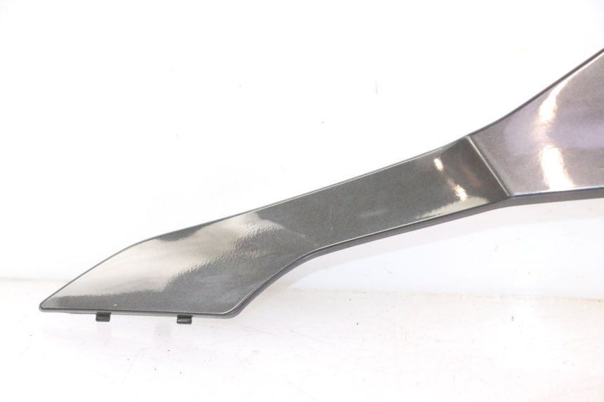 photo de RECHTE VOORZIJDEKANT YAMAHA YZF R6 600 (2008 - 2009) - Detail van het onderdeel