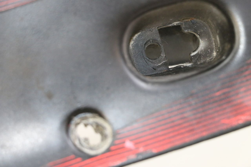 photo de VOORSTE LINKER ZIJPANEEL APRILIA RS 50 (1999 - 2005) - Detail van het onderdeel