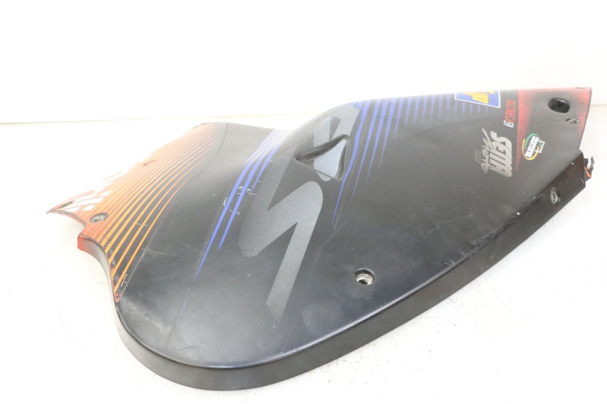 photo de VOORSTE LINKER ZIJPANEEL APRILIA RS 50 (1999 - 2005) - Bevestigingspunten