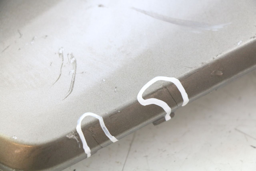 photo de VOORSTE LINKER ZIJPANEEL PEUGEOT CITYSTAR 125 (2011 - 2017) - Bevestigingspunten