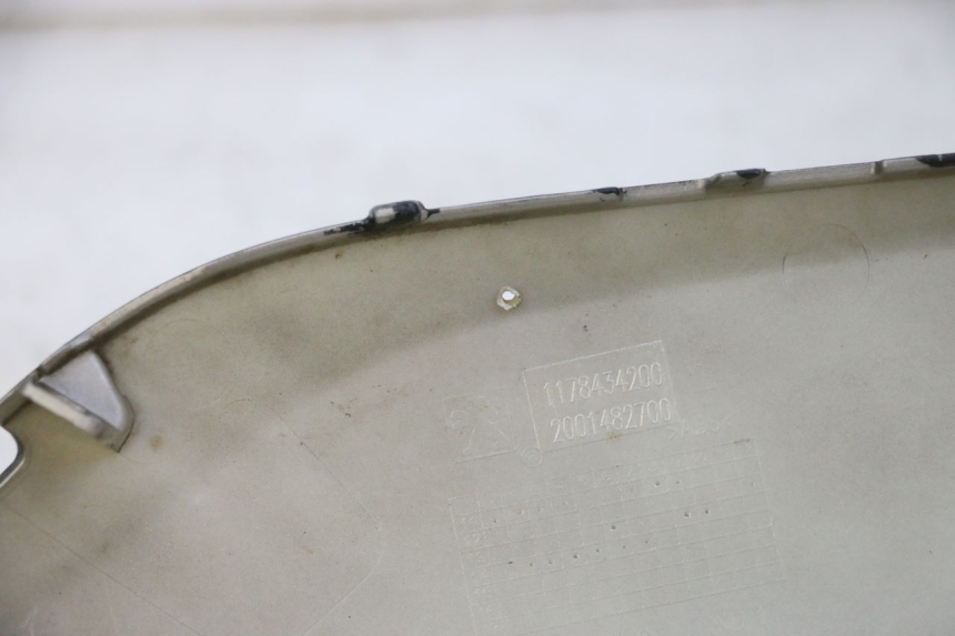 photo de VOORSTE LINKER ZIJPANEEL PEUGEOT CITYSTAR 50 (2013 - 2017) - Zoom op gebruiksstaat