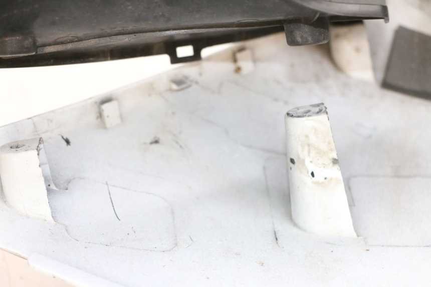 photo de VOORSTE LINKER ZIJPANEEL SUZUKI GSXR GSX-R 1000 (2003 - 2004) - Zoom op gebruiksstaat