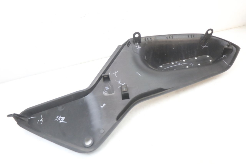 photo de VOORSTE LINKER ZIJPANEEL HUSQVARNA SVARTPILEN 401 (2018 - 2023) - Overzicht