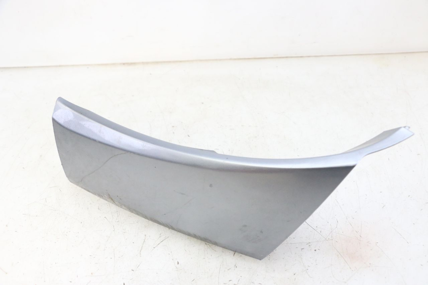 photo de VOORSTE LINKER ZIJPANEEL SYM JOYMAX 125 (2010 - 2017) - Detail van het onderdeel