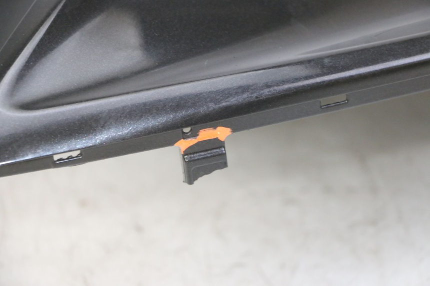 photo de VOORSTE LINKER ZIJPANEEL HONDA NTV DEAUVILLE ABS 700 (2007 - 2016) - Focus op structuur