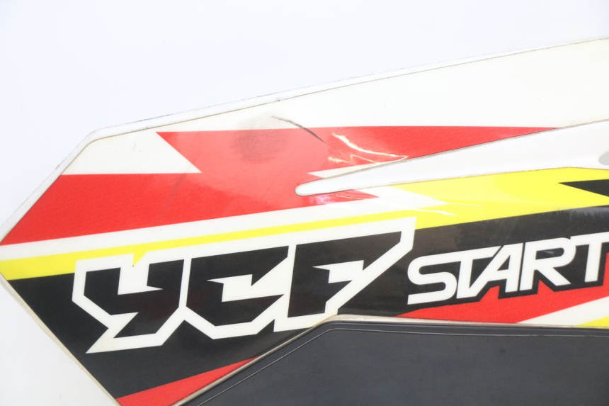photo de VOORSTE LINKER ZIJPANEEL YCF R-START 125 - Bevestigingspunten