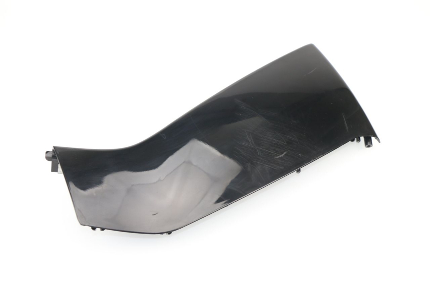 photo de VOORSTE LINKER ZIJPANEEL APRILIA SPORT CITY 2T 50 (2008 - 2012) - Detail van het onderdeel