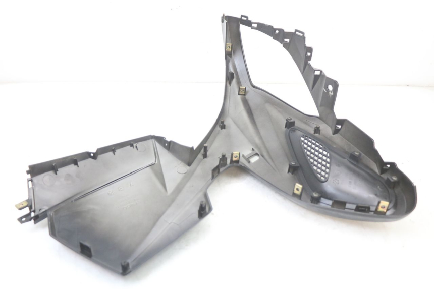 photo de VOORSTE LINKER ZIJPANEEL KYMCO SUPER 8 125 (2008 - 2015) - Bevestigingspunten