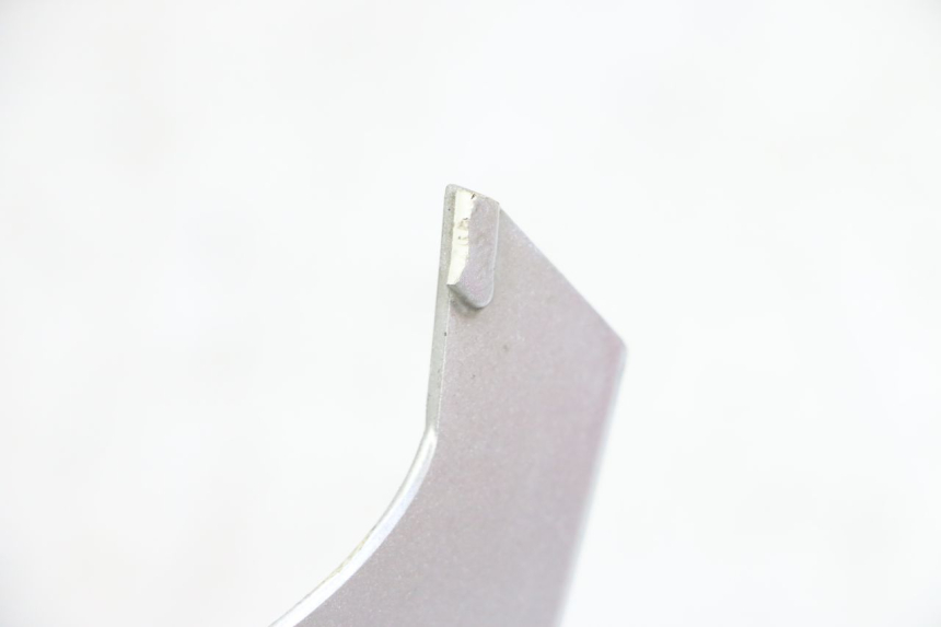 photo de VOORSTE LINKER ZIJPANEEL PEUGEOT TKR TREKKER FURIOUS 50 (2005 - 2014) - Detail van het onderdeel