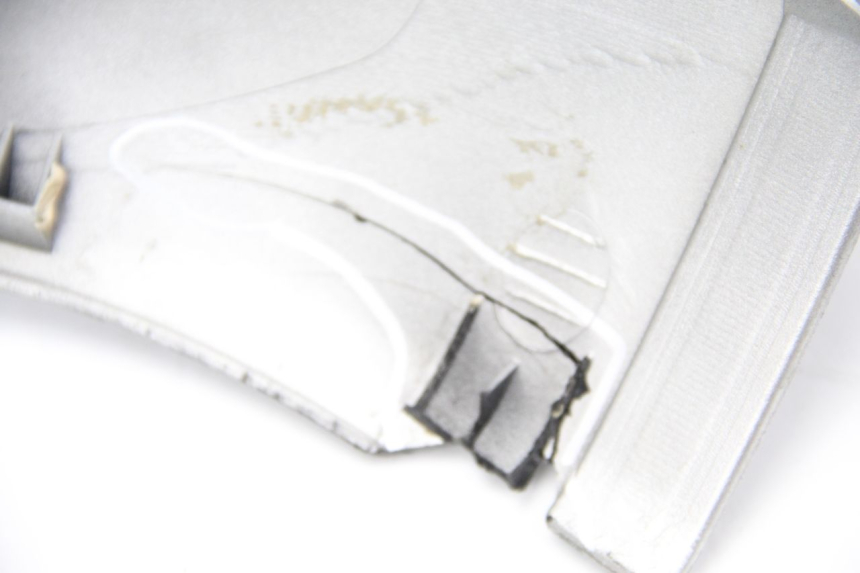 photo de VOORSTE LINKER ZIJPANEEL SUZUKI UC EPICURO 125 (1999 - 2003) - Gecontroleerd onderdeel