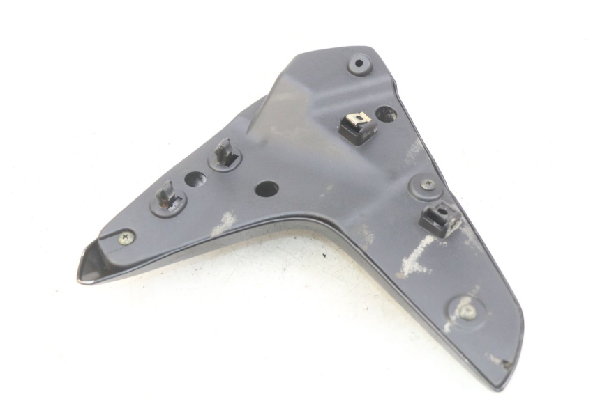 photo de VOORSTE LINKER ZIJPANEEL SYM WOLF SB 125 (2011 - 2018) - Detail van het onderdeel