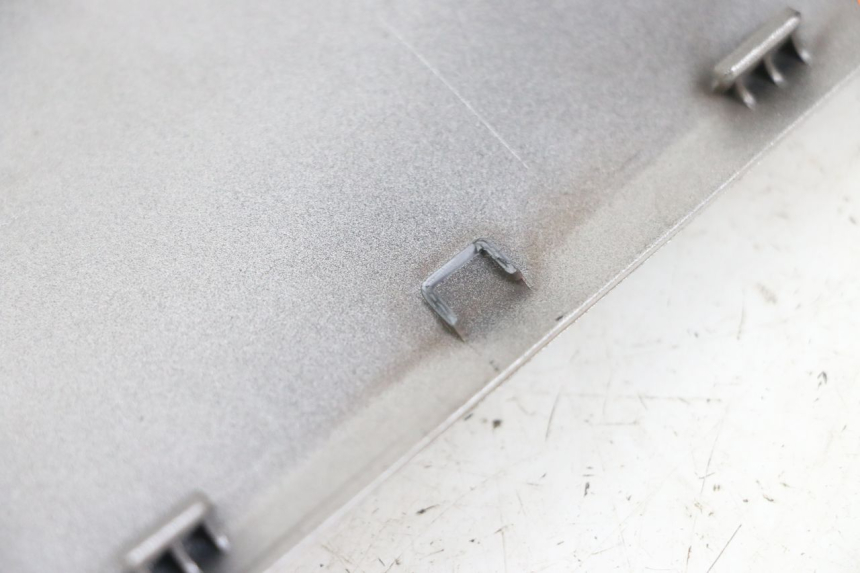 photo de VOORSTE LINKER ZIJPANEEL YAMAHA XMAX X-MAX ABS 125 (2017 - 2020) - Technische close-up