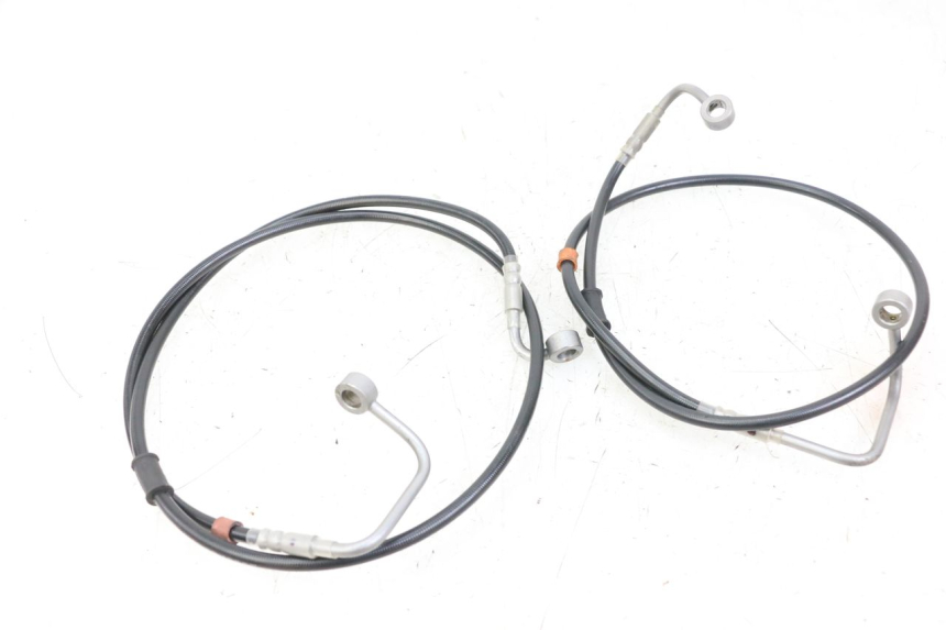 photo de ACHTERREM SLANG ROYAL ENFIELD CONTINENTAL GT 650 (2019 - 2024) - Detail van het onderdeel