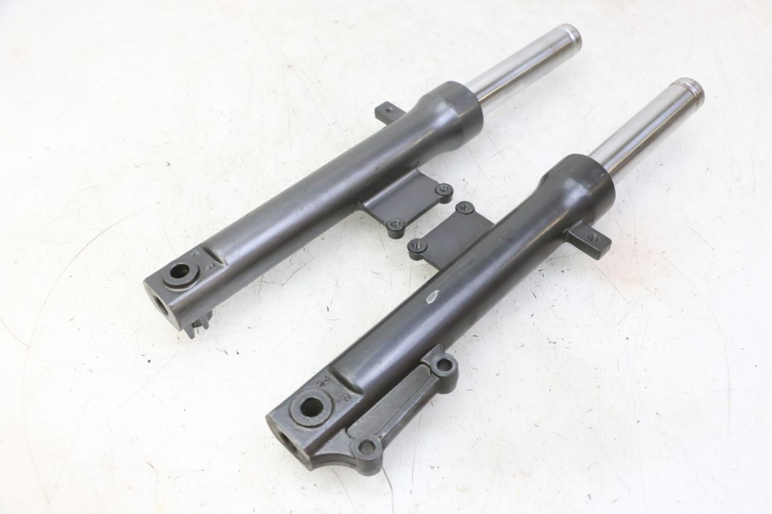 photo de VORKHULS KYMCO AGILITY NAKED RENOUVO 2T 50 (2011 - 2018) - Hoofdaanzicht