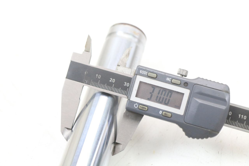 photo de RECHT VOORVORKHULS KYMCO AGILITY 4T 50 (2005 - 2018) - Markeringen en referenties