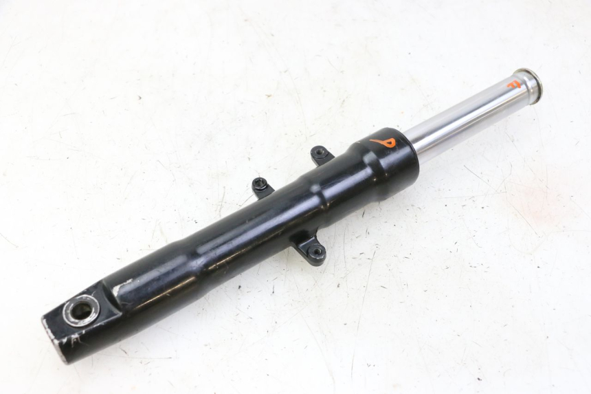 photo de RECHT VOORVORKHULS ORCAL CAVARO 4T 50 (2019 - 2023) - Hoofdaanzicht